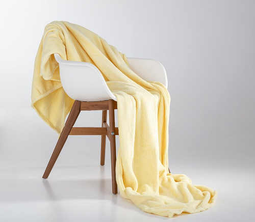 hřejivá deka v pastelové barvě