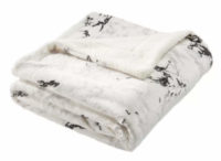 Bílá beránková deka decentní mramorový vzor